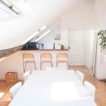 Lovely Bright Apartment Close To Opera Apartment *